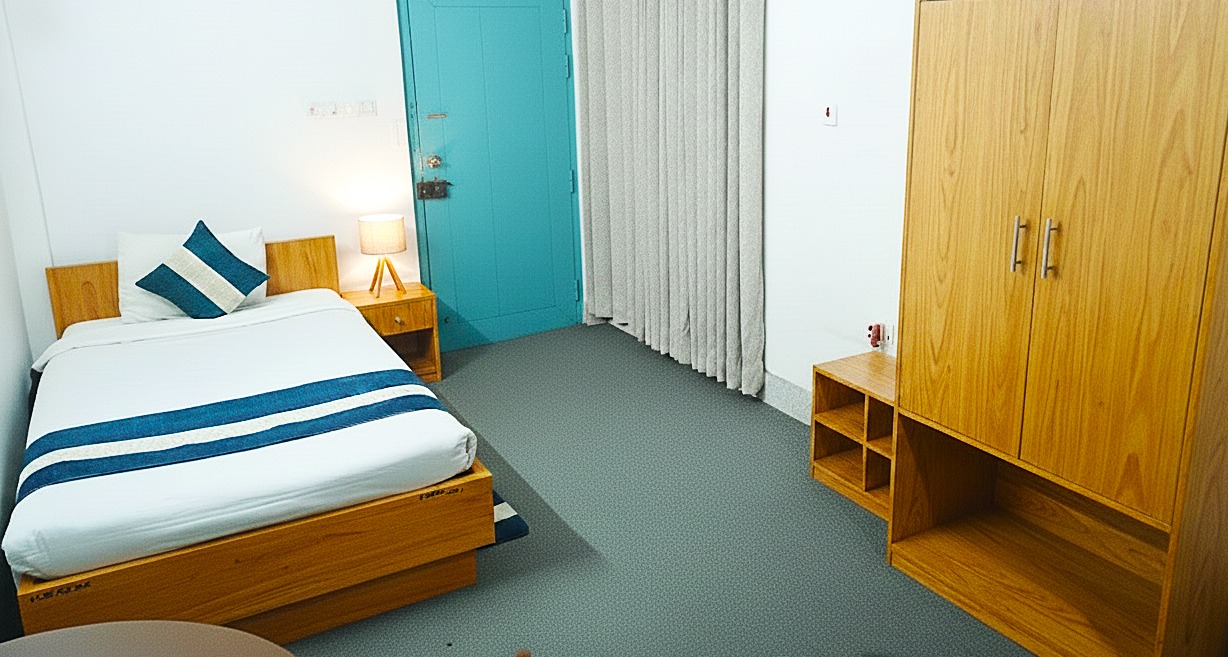 AC Single Bed Room